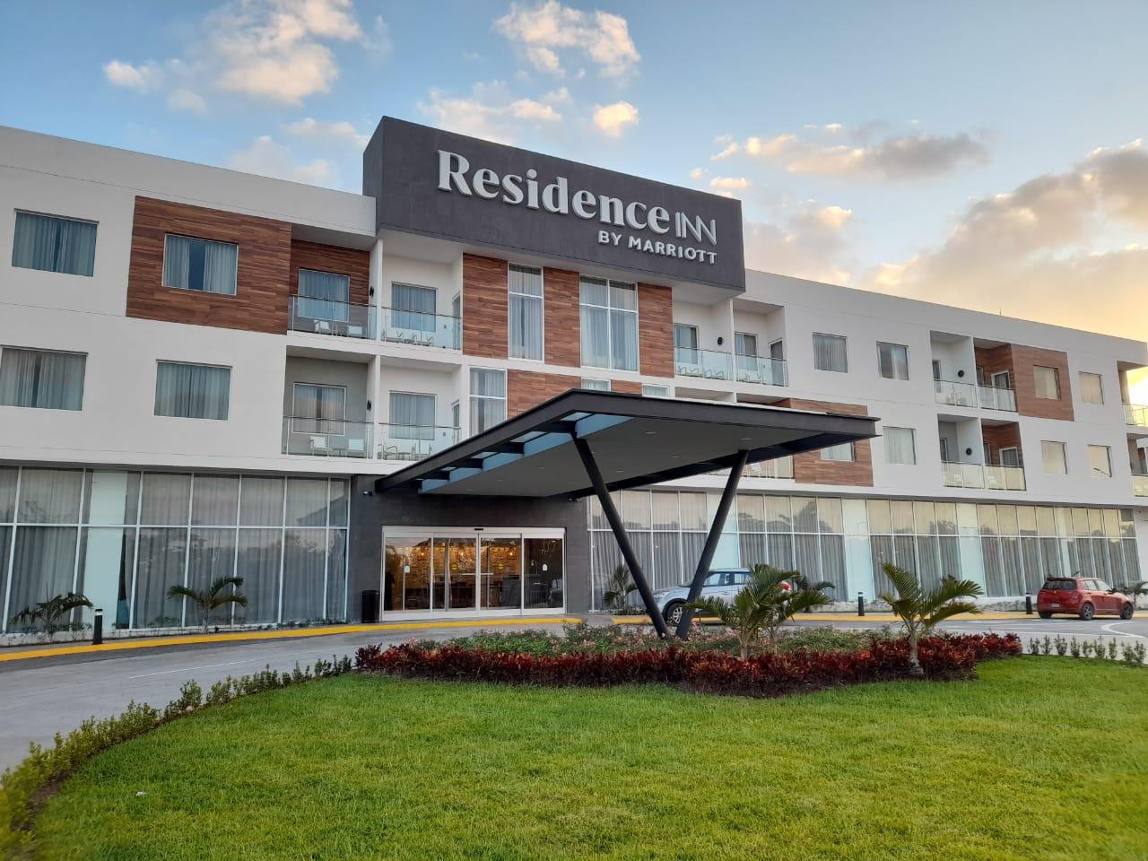 Residence Inn By Marriott Cancun Hotel Zone Exterior foto